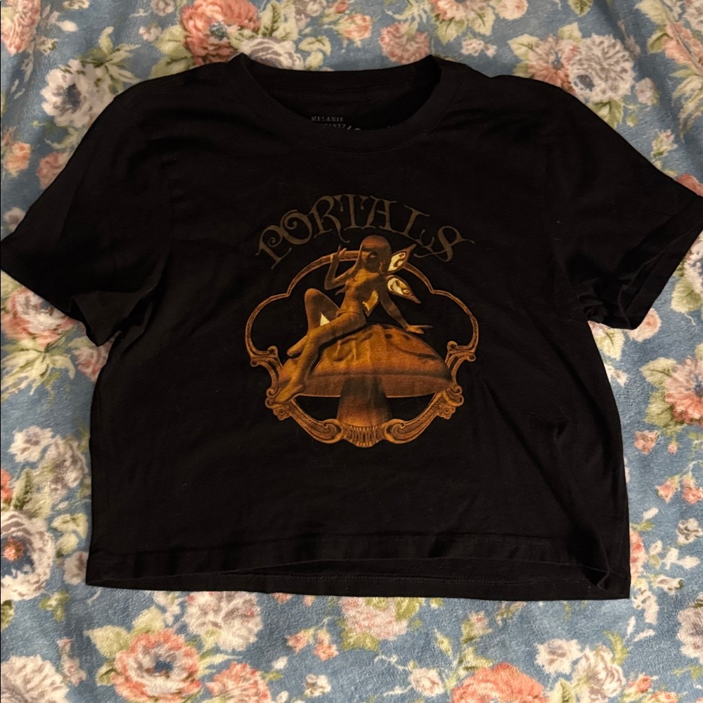Melanie Martinez black short sleeve crop top size Large.